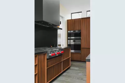 2407 W 10th Street, Austin, TX 78703 - Photo 11