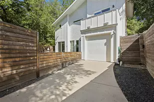 2505 E 11th St, Austin, TX 78702 - Photo 1