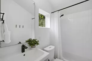 2505 E 11th St, Austin, TX 78702 - Photo 13