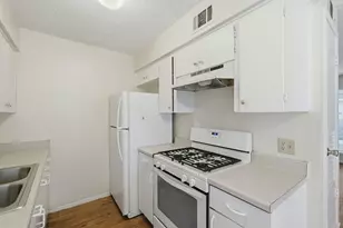 2319 Greenfield Pkwy, Austin, TX 78741 - Photo 11