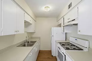 2319 Greenfield Pkwy, Austin, TX 78741 - Photo 9