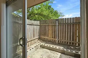 2319 Greenfield Pkwy, Austin, TX 78741 - Photo 17