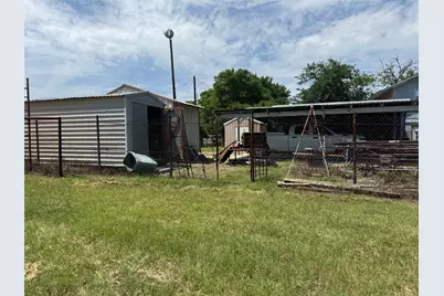 1620 N Pecos Street N, Lockhart, TX 78644 - Photo 3