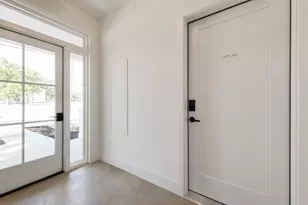 408 W 38 1/2 St, Austin, TX 78705 - Photo 21