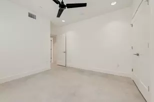 408 W 38 1/2 St, Austin, TX 78705 - Photo 27