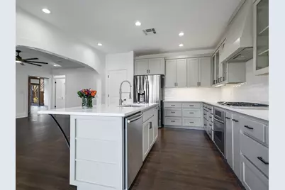 2704 Oakhurst Avenue, Austin, TX 78703 - Photo 9