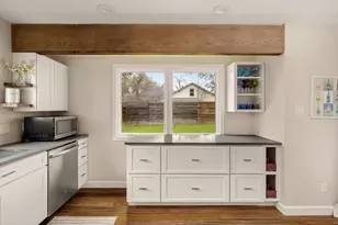 6107 Harwin Ln, Austin, TX 78745 - Photo 11