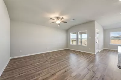 112 Short Toed Swoop, Cedar Creek, TX 78612 - Photo 7