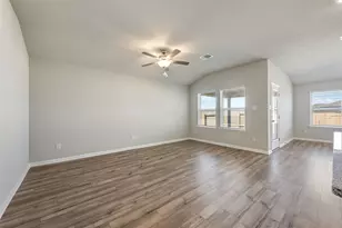 112 Short Toed Swoop, Cedar Creek, TX 78612 - Photo 7