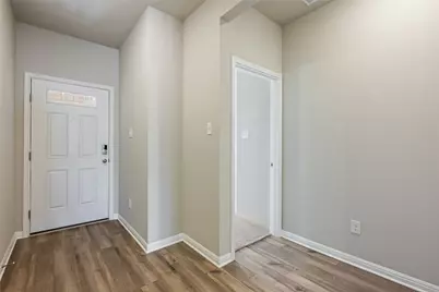 112 Short Toed Swoop, Cedar Creek, TX 78612 - Photo 5