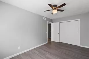 2501 Manor Cir, Austin, TX 78723 - Photo 11