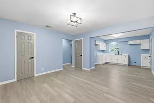 7126 W Westbriar St, San Antonio, TX 78227 - Photo 13