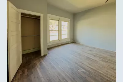 302 E Crockett Street, Luling, TX 78648 - Photo 9