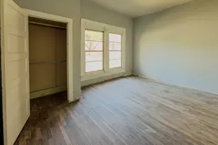 302 E Crockett St, Luling, TX 78648 - Photo 9