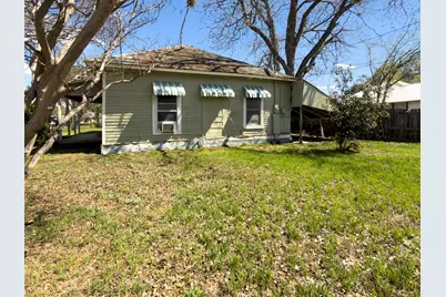 302 E Crockett Street, Luling, TX 78648 - Photo 5