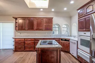 415 St Andrews St, Meadowlakes, TX 78654 - Photo 9
