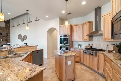 125 Clubhouse Drive, Lakeway, TX 78734 - Photo 11