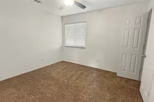 133 S Langtry Ln, Jarrell, TX 76537 - Photo 15