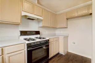 202 Quail Cir, Hutto, TX 78634 - Photo 11