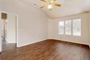 202 Quail Cir, Hutto, TX 78634 - Photo 13