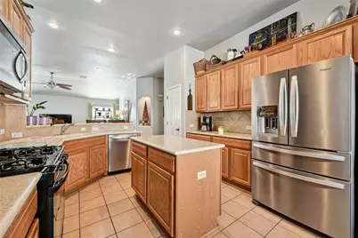 932 Great Sand Dunes Avenue, Pflugerville, TX 78660 - Photo 9