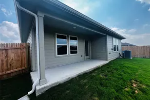 315 Darwin Pl, Lockhart, TX 78644 - Photo 15