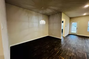315 Darwin Pl, Lockhart, TX 78644 - Photo 5