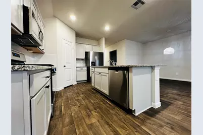 315 Darwin Place, Lockhart, TX 78644 - Photo 5