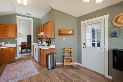 1808 Cedarlawn Street, Taylor, TX 76574 - Photo 11