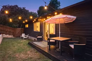 2501 E 11th St, Austin, TX 78702 - Photo 29