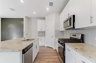 525 Longmount Cv, Liberty Hill, TX 78642 - Photo 11