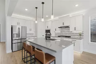 195 Grand Cyn Wy, Kyle, TX 78640 - Photo 9