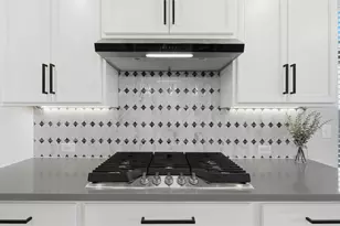 195 Grand Cyn Wy, Kyle, TX 78640 - Photo 15