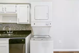 2401 Manor Rd, Austin, TX 78722 - Photo 11