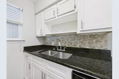 2401 Manor Road #136, Austin, TX 78722 - Photo 3