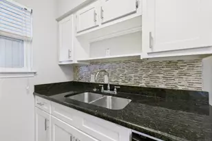 2401 Manor Rd, Austin, TX 78722 - Photo 3