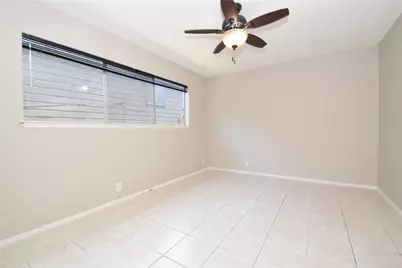 2404 Longview Street #103, Austin, TX 78705 - Photo 5