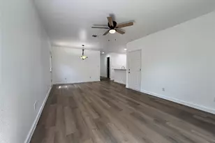 1621 Parkfield Cir, Round Rock, TX 78664 - Photo 3