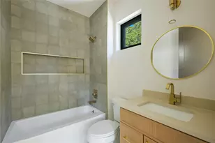 1606 Cedar Ave, Austin, TX 78702 - Photo 11