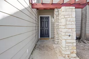 512 Eberhart Ln, Austin, TX 78745 - Photo 3