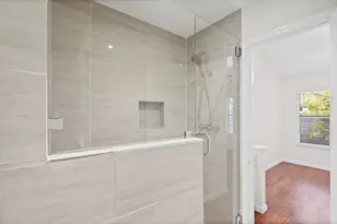 512 Eberhart Ln, Austin, TX 78745 - Photo 23