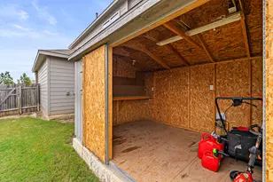 136 Copper Ln, Kyle, TX 78640 - Photo 5
