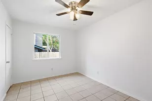 2412 Burleson Ct, Austin, TX 78741 - Photo 11