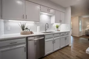 5720 Shreveport Dr, Austin, TX 78727 - Photo 9