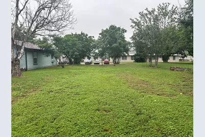 608 Lamar Street, Luling, TX 78648 - Photo 3