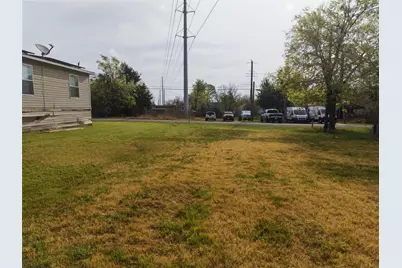 104 Royal Street, Taylor, TX 76574 - Photo 11