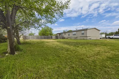 104 Royal Street, Taylor, TX 76574 - Photo 17