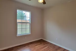 195 Cardinal Dr, Paige, TX 78659 - Photo 11