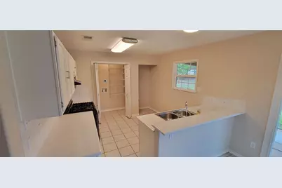 195 Cardinal Drive, Paige, TX 78659 - Photo 7