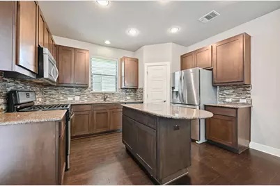 2021 Carlson Drive, Austin, TX 78741 - Photo 11